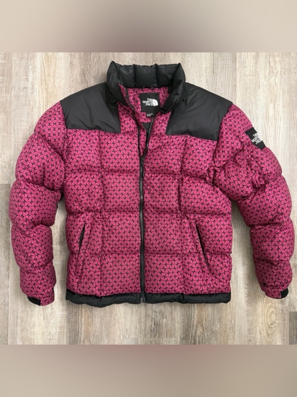The North Face Men’s Pink & Black 700 Count Lhotse Puffer Jacket-size S like NEW